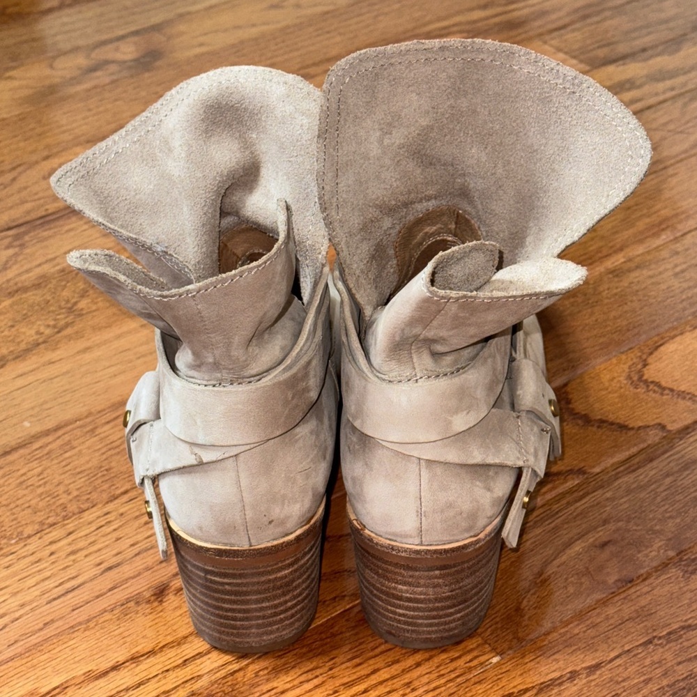 UGG Womens ELORA Boot Leather Ankle Bootie Beige Size 8 - Picture 3 of 6